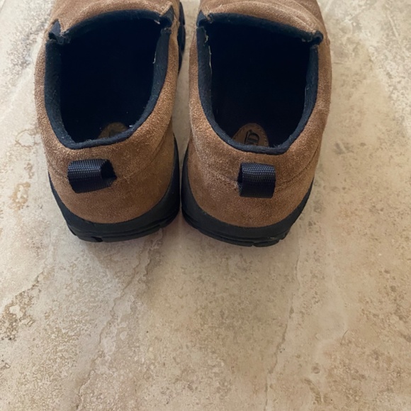 Lands End Tan Suede Ladies Slip Ons Size 8 - Picture 6 of 8